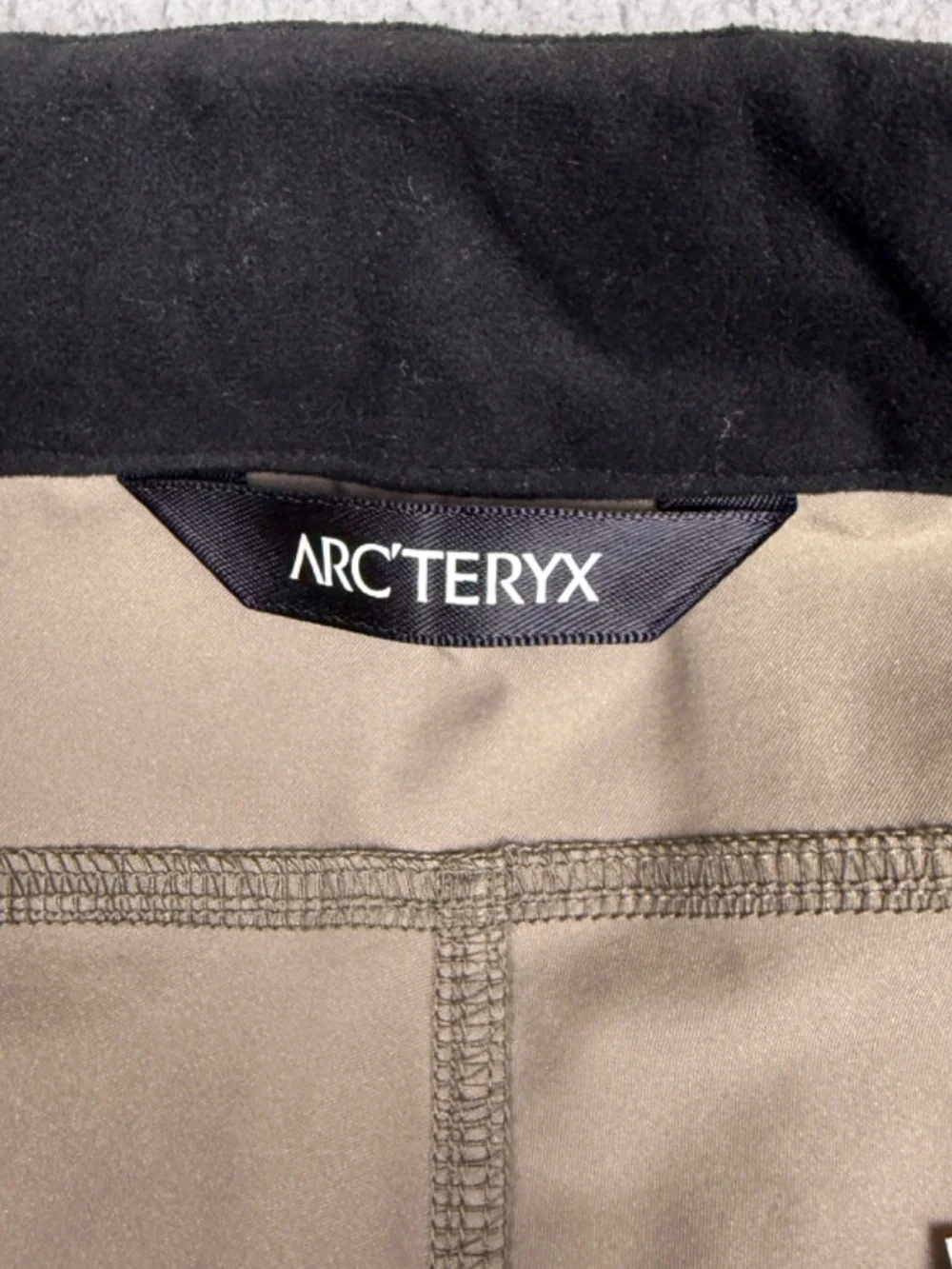 Arc'teryx Pants Mens XXL Beige Hiking Pants Zip Pockets Belted Nylon Outdoors